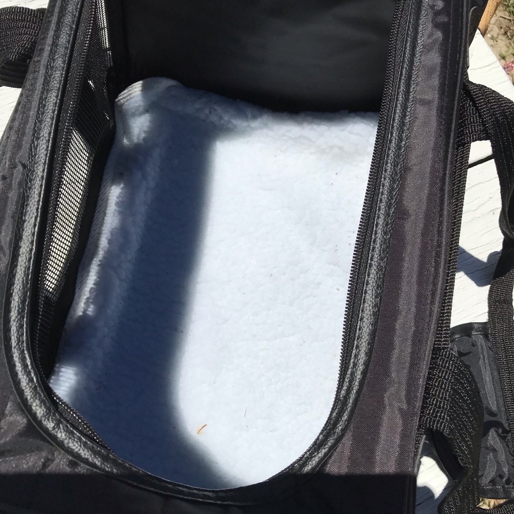 NWOT Sherpa Small Pet Carrier- see measurements - Picture 3 of 4